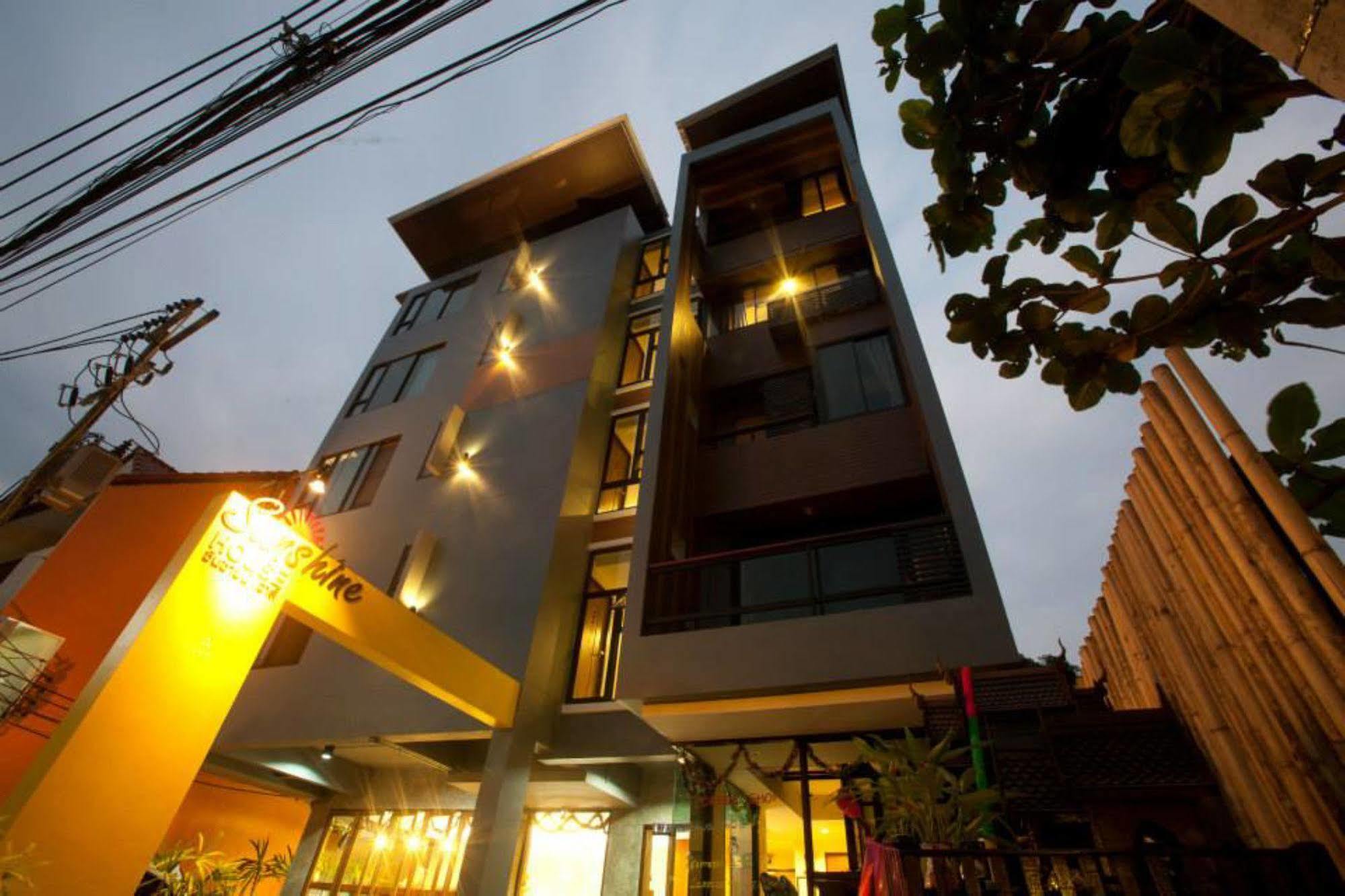 Отель Oyo 233 Sunshine House Чиангмай Экстерьер фото