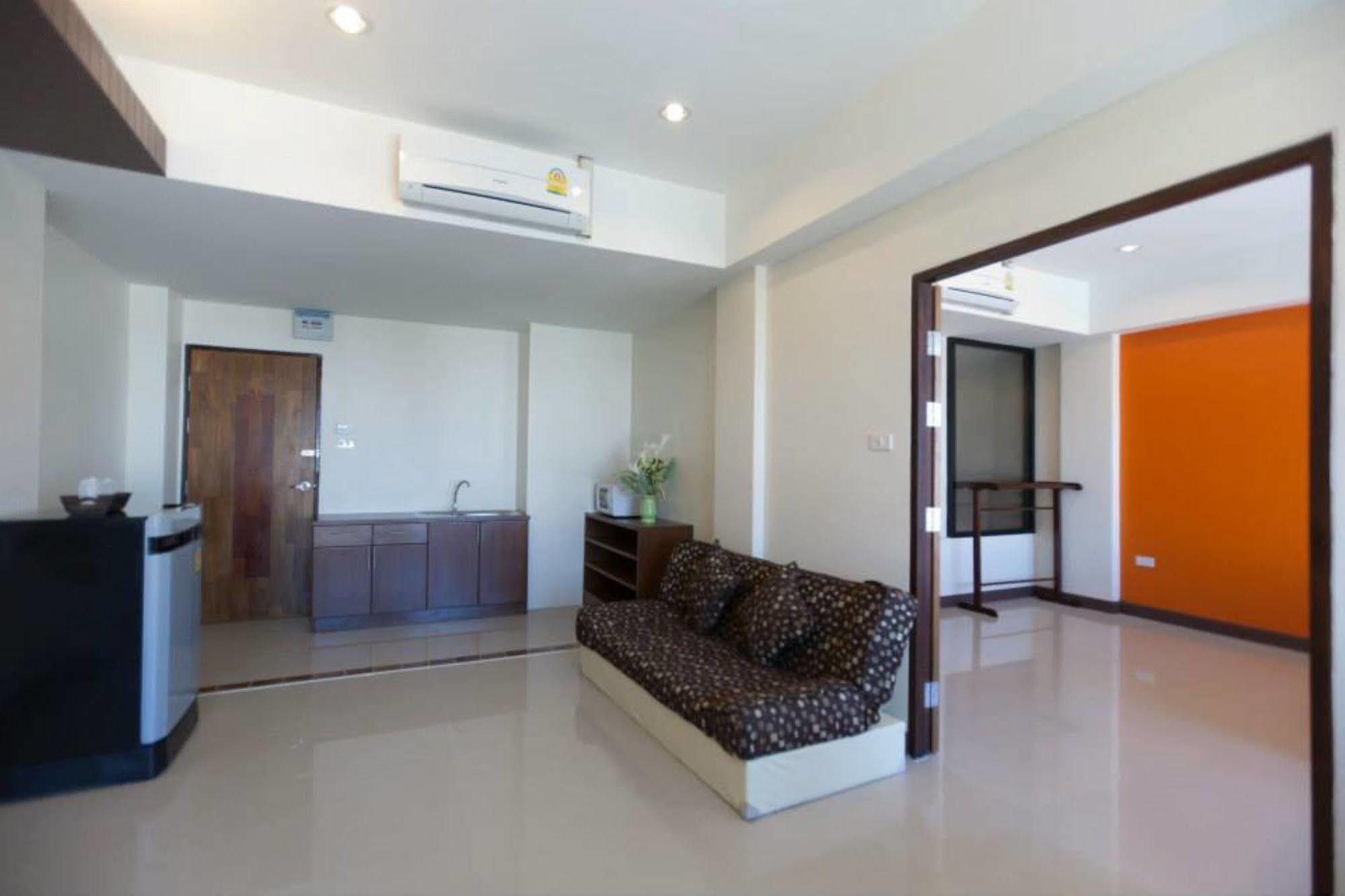 Отель Oyo 233 Sunshine House Чиангмай Экстерьер фото